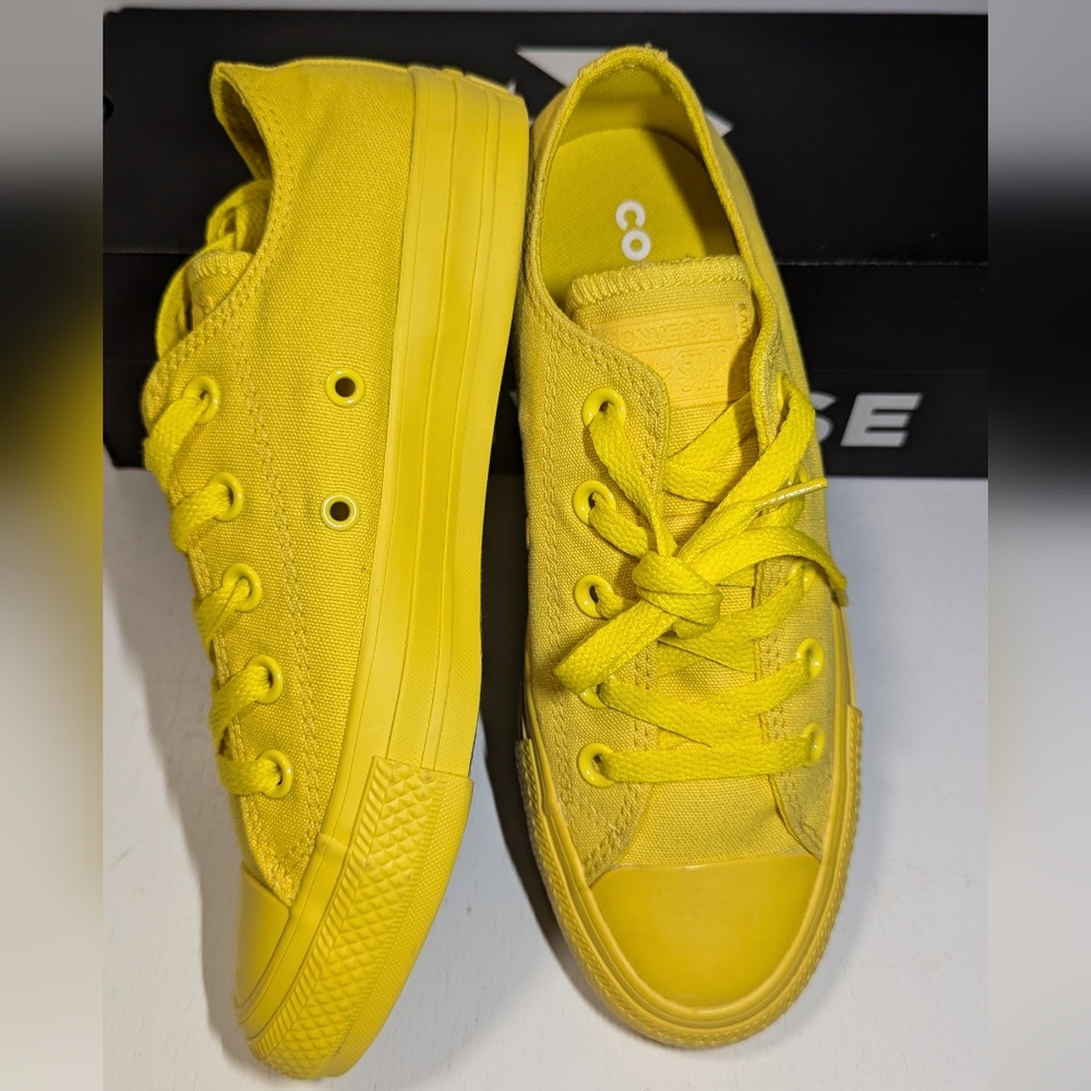 Converse Unisex Chuck Taylor All-Star CTAS Ox Aurora Yellow Sneakers Low Top